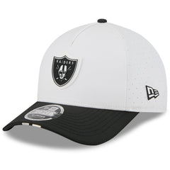 Youth Las Vegas Raiders  New Era White/Black 2025 NFL Training Camp A-Frame 9FORTY Adjustable Hat