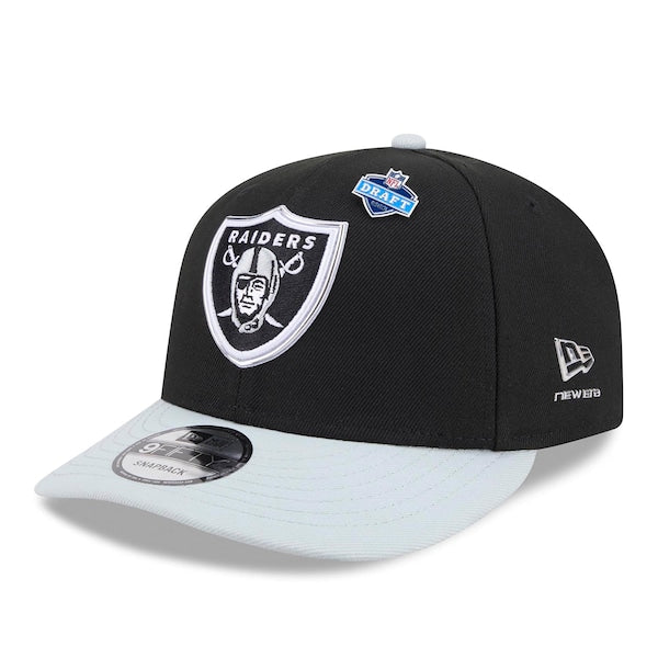 Men's Las Vegas Raiders  New Era Black/Silver 2026 NFL Draft On Stage Pre-Curved 9FIFTY Snapback Hat